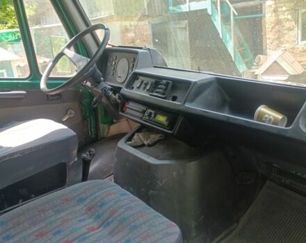 Зеленый Мерседес Sprinter, объемом двигателя 2 л и пробегом 300 тыс. км за 1500 $, фото 2 на Automoto.ua