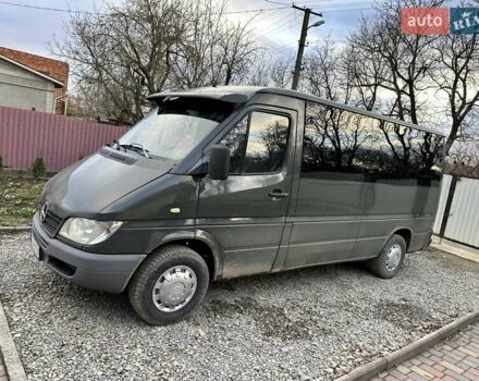 Зеленый Мерседес Sprinter, объемом двигателя 2.15 л и пробегом 600 тыс. км за 4500 $, фото 2 на Automoto.ua