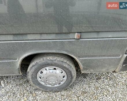 Зеленый Мерседес Sprinter, объемом двигателя 2.15 л и пробегом 600 тыс. км за 4500 $, фото 10 на Automoto.ua