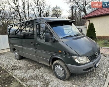 Зеленый Мерседес Sprinter, объемом двигателя 2.15 л и пробегом 600 тыс. км за 4500 $, фото 3 на Automoto.ua