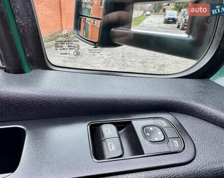Зелений Мерседес Sprinter, об'ємом двигуна 2.2 л та пробігом 170 тис. км за 31999 $, фото 22 на Automoto.ua