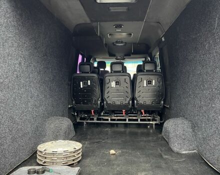 Зеленый Мерседес Sprinter, объемом двигателя 2.1 л и пробегом 565 тыс. км за 11500 $, фото 22 на Automoto.ua