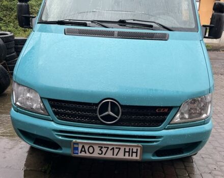 Зеленый Мерседес Sprinter, объемом двигателя 2.1 л и пробегом 565 тыс. км за 11500 $, фото 1 на Automoto.ua