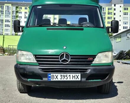 Зеленый Мерседес Sprinter, объемом двигателя 2.15 л и пробегом 350 тыс. км за 10500 $, фото 4 на Automoto.ua