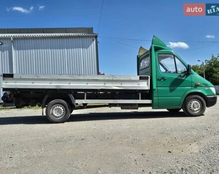 Зеленый Мерседес Sprinter, объемом двигателя 2.15 л и пробегом 350 тыс. км за 10500 $, фото 2 на Automoto.ua