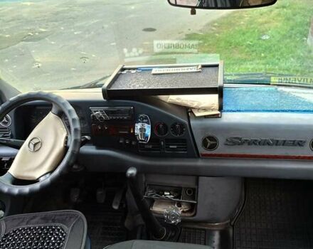Зелений Мерседес Sprinter, об'ємом двигуна 2.87 л та пробігом 822 тис. км за 7200 $, фото 4 на Automoto.ua
