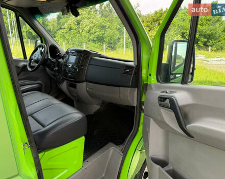Зелений Мерседес Sprinter, об'ємом двигуна 3 л та пробігом 298 тис. км за 25900 $, фото 12 на Automoto.ua