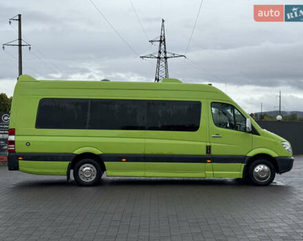 Зеленый Мерседес Sprinter, объемом двигателя 3 л и пробегом 397 тыс. км за 36499 $, фото 2 на Automoto.ua