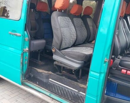 Зеленый Мерседес Sprinter, объемом двигателя 2.15 л и пробегом 465 тыс. км за 10650 $, фото 4 на Automoto.ua