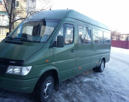 Зеленый Мерседес Sprinter, объемом двигателя 2.9 л и пробегом 600 тыс. км за 10000 $, фото 1 на Automoto.ua