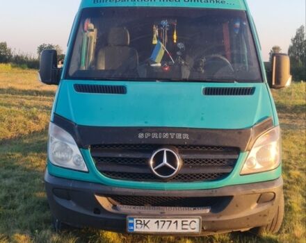 Зелений Мерседес Sprinter, об'ємом двигуна 2.1 л та пробігом 600 тис. км за 14000 $, фото 1 на Automoto.ua