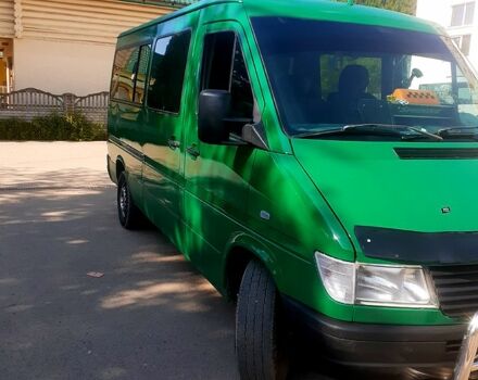 Зеленый Мерседес Sprinter, объемом двигателя 2.9 л и пробегом 600 тыс. км за 6200 $, фото 1 на Automoto.ua
