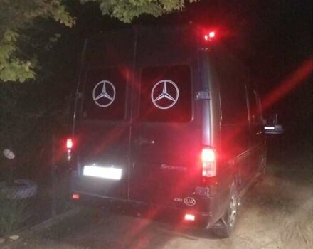 Зеленый Мерседес Sprinter, объемом двигателя 2.2 л и пробегом 580 тыс. км за 6500 $, фото 3 на Automoto.ua