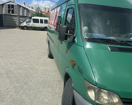 Зелений Мерседес Sprinter, об'ємом двигуна 2.3 л та пробігом 300 тис. км за 10500 $, фото 3 на Automoto.ua