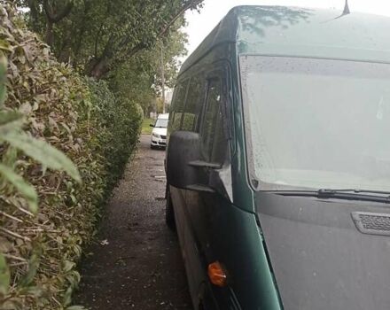 Зелений Мерседес Sprinter, об'ємом двигуна 2.7 л та пробігом 999 тис. км за 9000 $, фото 2 на Automoto.ua