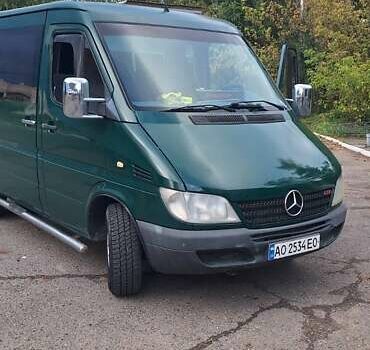 Зелений Мерседес Sprinter, об'ємом двигуна 2.69 л та пробігом 640 тис. км за 7800 $, фото 1 на Automoto.ua