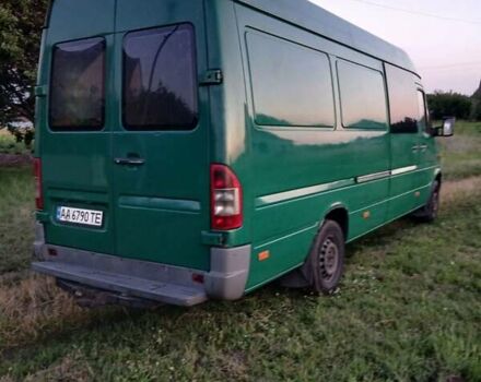 Зеленый Мерседес Sprinter, объемом двигателя 2.2 л и пробегом 700 тыс. км за 9000 $, фото 2 на Automoto.ua