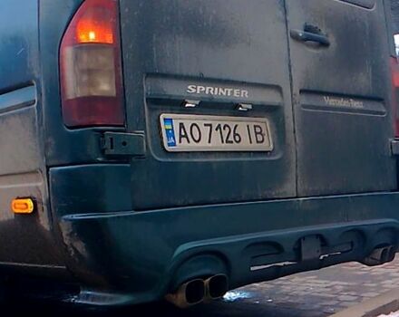 Зелений Мерседес Sprinter, об'ємом двигуна 2.1 л та пробігом 700 тис. км за 9500 $, фото 2 на Automoto.ua