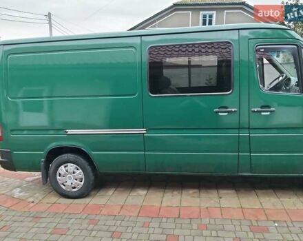 Зеленый Мерседес Sprinter, объемом двигателя 2.1 л и пробегом 750 тыс. км за 9700 $, фото 2 на Automoto.ua