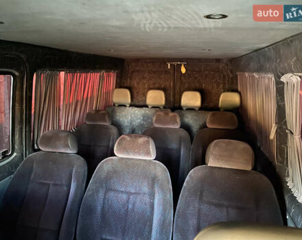 Зеленый Мерседес Sprinter, объемом двигателя 2.1 л и пробегом 400 тыс. км за 7500 $, фото 6 на Automoto.ua