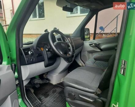 Зелений Мерседес Sprinter, об'ємом двигуна 2.2 л та пробігом 417 тис. км за 10000 $, фото 9 на Automoto.ua