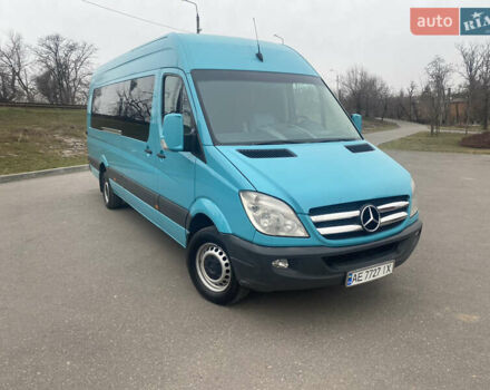 Зеленый Мерседес Sprinter, объемом двигателя 2.99 л и пробегом 600 тыс. км за 19999 $, фото 1 на Automoto.ua