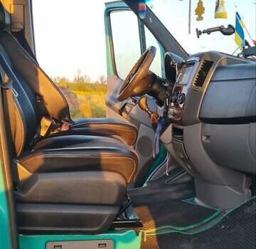 Зеленый Мерседес Sprinter, объемом двигателя 2.1 л и пробегом 680 тыс. км за 14000 $, фото 5 на Automoto.ua