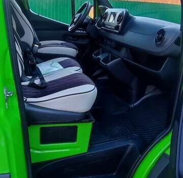 Зелений Мерседес Sprinter, об'ємом двигуна 0 л та пробігом 190 тис. км за 30500 $, фото 3 на Automoto.ua