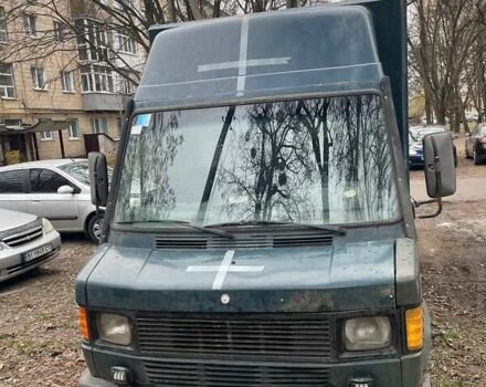 Зеленый Мерседес Sprinter, объемом двигателя 2.3 л и пробегом 300 тыс. км за 2641 $, фото 1 на Automoto.ua