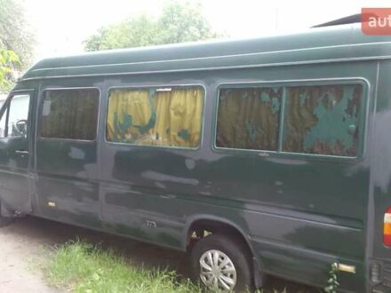 Мерседес Sprinter 1996 у Вінниці на Automoto.ua Зелений Мерседес Sprinter, об'ємом двигуна 2.3 л та пробігом 300 тис. км за 2700 $, фото 1 на Automoto.ua