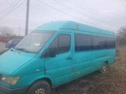 Зеленый Мерседес Sprinter, объемом двигателя 2.9 л и пробегом 250 тыс. км за 2300 $, фото 1 на Automoto.ua