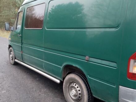 Зеленый Мерседес Sprinter, объемом двигателя 2.9 л и пробегом 387 тыс. км за 7700 $, фото 1 на Automoto.ua