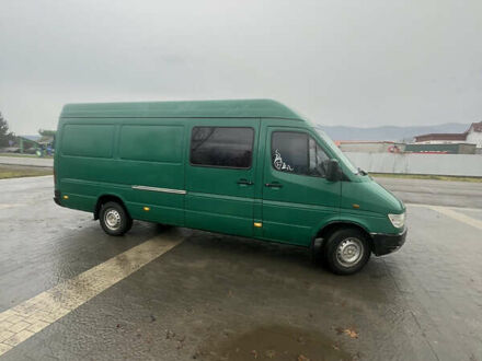 Зелений Мерседес Sprinter, об'ємом двигуна 0 л та пробігом 600 тис. км за 6200 $, фото 1 на Automoto.ua