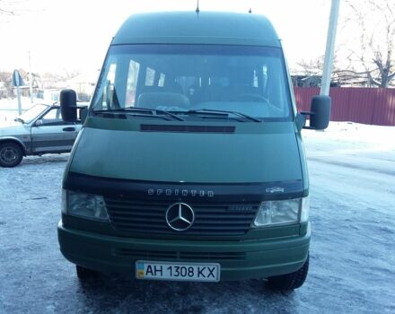 Зеленый Мерседес Sprinter, объемом двигателя 2.9 л и пробегом 600 тыс. км за 10000 $, фото 1 на Automoto.ua