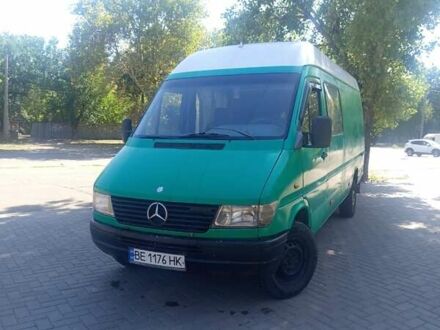 Зеленый Мерседес Sprinter, объемом двигателя 2.9 л и пробегом 200 тыс. км за 5000 $, фото 1 на Automoto.ua