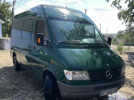 Мерседес Sprinter 1999 у Баштанке на Automoto.ua Зелений Мерседес Sprinter, об'ємом двигуна 2.9 л та пробігом 7 тис. км за 5200 $, фото 1 на Automoto.ua