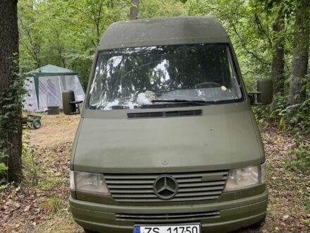Мерседес Sprinter 2000 у Хмельницькому на Automoto.ua Зелений Мерседес Sprinter, об'ємом двигуна 2.3 л та пробігом 333 тис. км за 2250 $, фото 1 на Automoto.ua