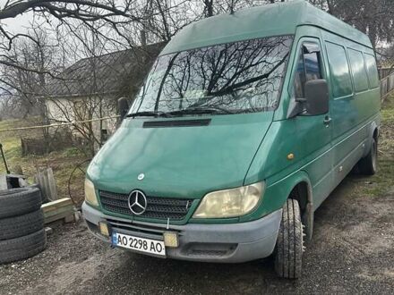 Зеленый Мерседес Sprinter, объемом двигателя 2.2 л и пробегом 600 тыс. км за 6000 $, фото 1 на Automoto.ua