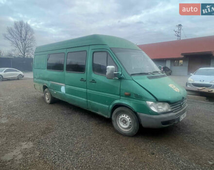 Зеленый Мерседес Sprinter, объемом двигателя 2.15 л и пробегом 480 тыс. км за 3999 $, фото 1 на Automoto.ua