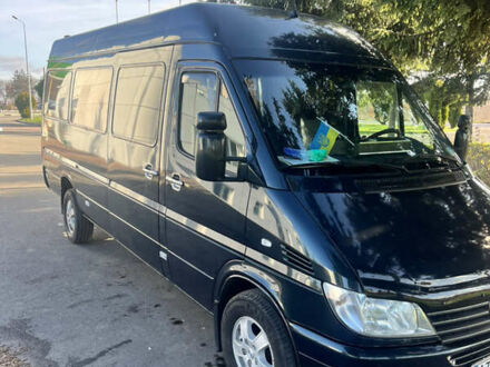 Зеленый Мерседес Sprinter, объемом двигателя 2.7 л и пробегом 210 тыс. км за 10000 $, фото 1 на Automoto.ua