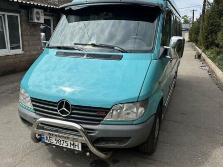 Зеленый Мерседес Sprinter, объемом двигателя 2.15 л и пробегом 194 тыс. км за 12500 $, фото 1 на Automoto.ua