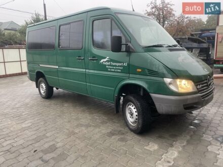 Зеленый Мерседес Sprinter, объемом двигателя 2.2 л и пробегом 167 тыс. км за 23000 $, фото 1 на Automoto.ua