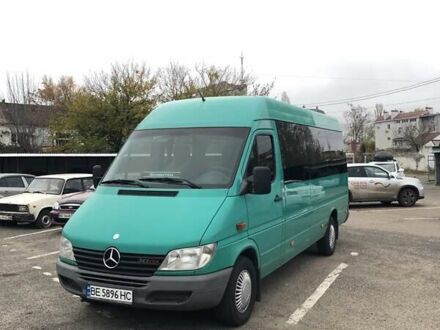 Зеленый Мерседес Sprinter, объемом двигателя 2.15 л и пробегом 402 тыс. км за 12500 $, фото 1 на Automoto.ua