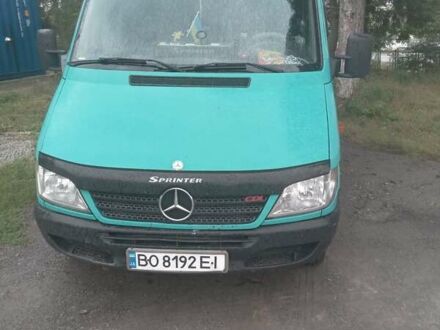 Зеленый Мерседес Sprinter, объемом двигателя 2.15 л и пробегом 700 тыс. км за 8000 $, фото 1 на Automoto.ua