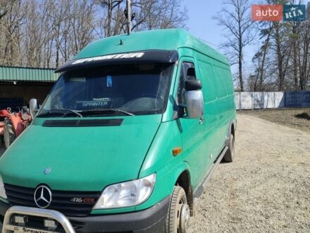 Зеленый Мерседес Sprinter, объемом двигателя 2.7 л и пробегом 300 тыс. км за 15000 $, фото 1 на Automoto.ua