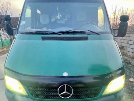 Зеленый Мерседес Sprinter, объемом двигателя 2.69 л и пробегом 520 тыс. км за 12500 $, фото 1 на Automoto.ua