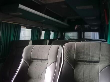 Зелений Мерседес Sprinter, об'ємом двигуна 2.69 л та пробігом 200 тис. км за 6300 $, фото 1 на Automoto.ua