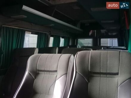 Зеленый Мерседес Sprinter, объемом двигателя 2.69 л и пробегом 200 тыс. км за 6300 $, фото 1 на Automoto.ua