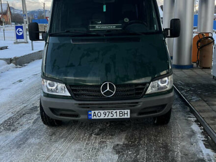 Зеленый Мерседес Sprinter, объемом двигателя 2.69 л и пробегом 800 тыс. км за 7800 $, фото 1 на Automoto.ua