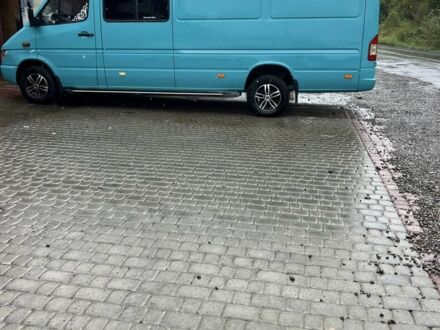 Зеленый Мерседес Sprinter, объемом двигателя 2.1 л и пробегом 565 тыс. км за 11500 $, фото 1 на Automoto.ua